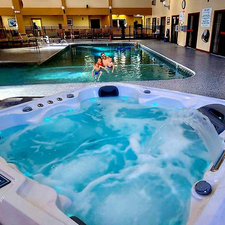 Katahdin Inn & Suites Millinocket Esterno foto
