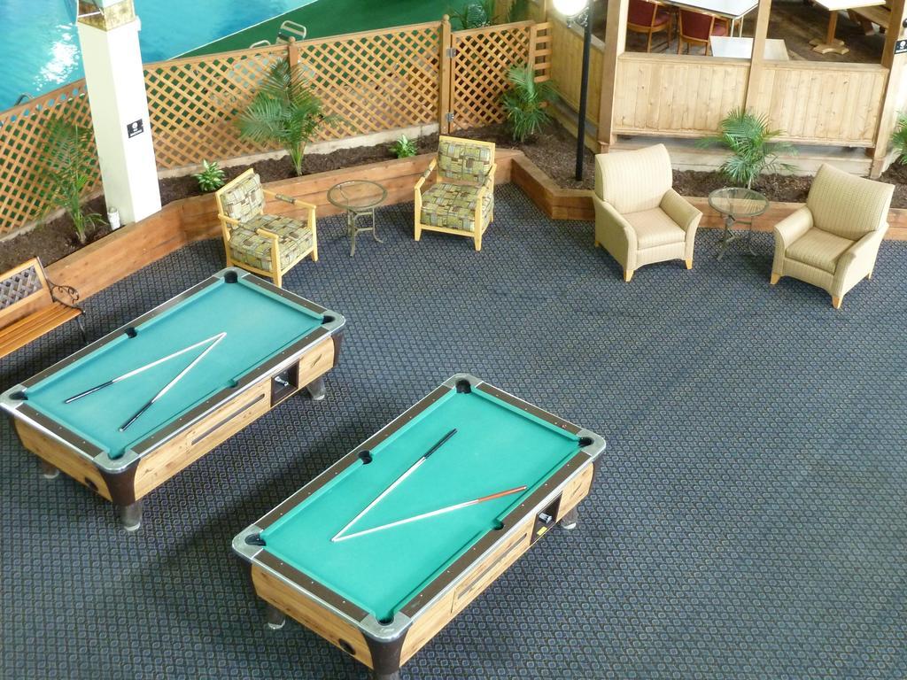 Katahdin Inn & Suites Millinocket Esterno foto