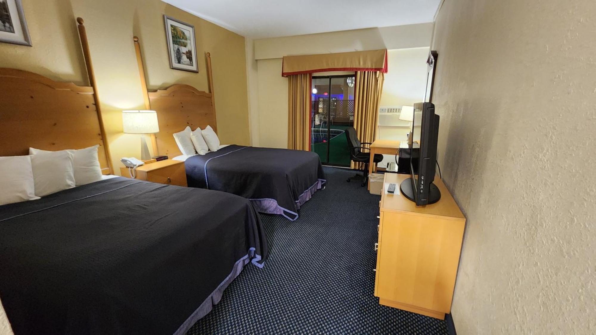 Katahdin Inn & Suites Millinocket Esterno foto