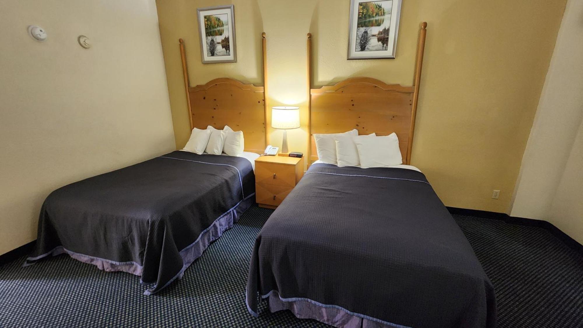 Katahdin Inn & Suites Millinocket Esterno foto