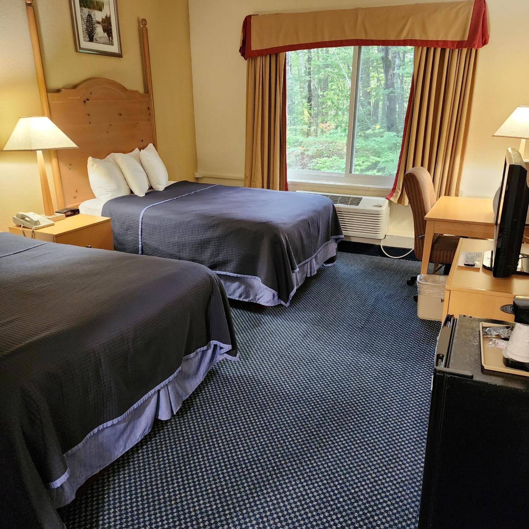 Katahdin Inn & Suites Millinocket Esterno foto