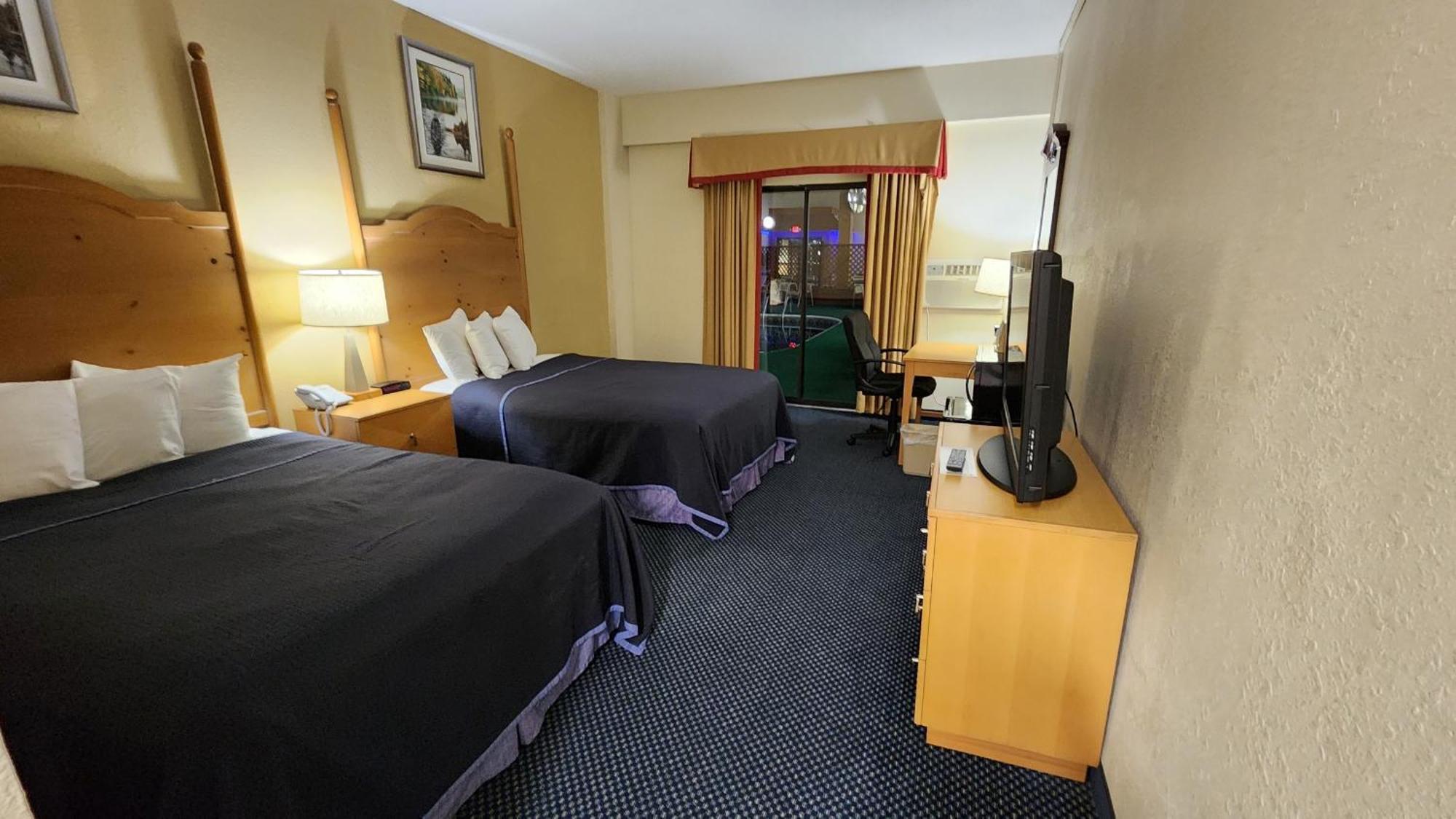 Katahdin Inn & Suites Millinocket Esterno foto