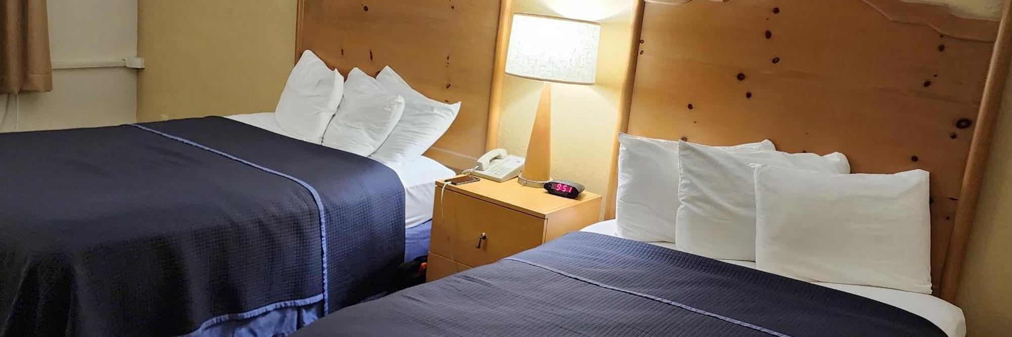 Katahdin Inn & Suites Millinocket Esterno foto