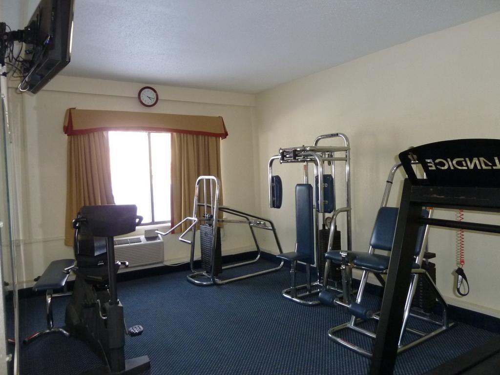 Katahdin Inn & Suites Millinocket Esterno foto