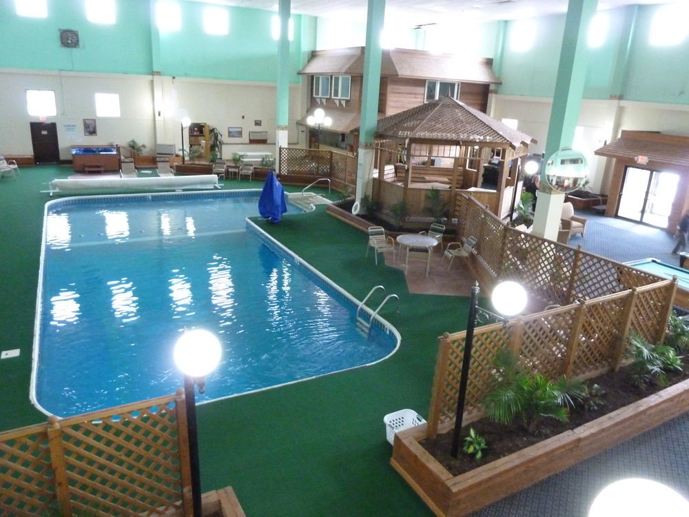 Katahdin Inn & Suites Millinocket Esterno foto