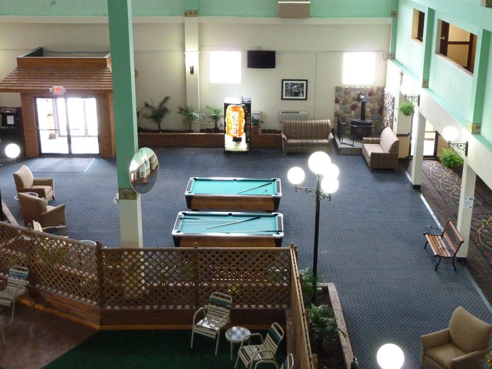 Katahdin Inn & Suites Millinocket Esterno foto